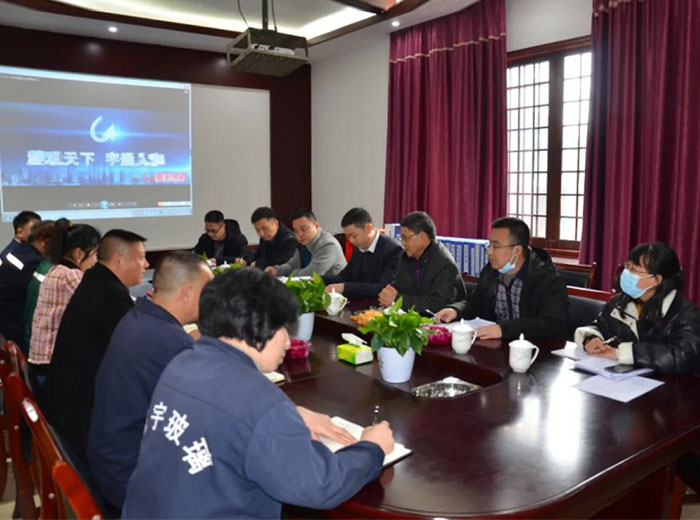 豐谷酒業(yè)考察組領(lǐng)導(dǎo)蒞臨公司實地考察